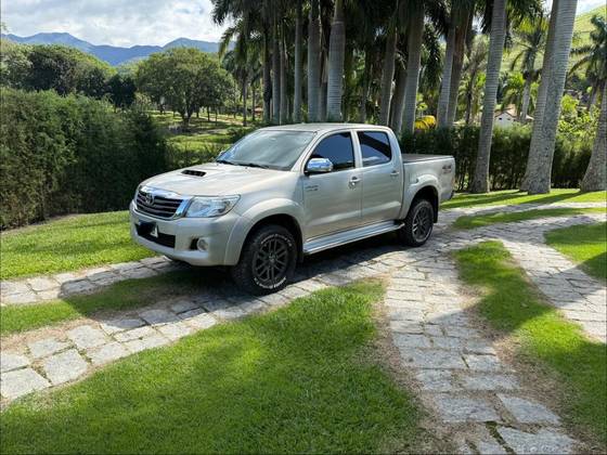TOYOTA HILUX 3.0 SRV TOP 4X4 CD 16V TURBO INTERCOOLER DIESEL 4P AUTOMÁTICO TOYOTA HILUX 3.0 SRV TOP 4X4 CD 16V TURBO INTERCOOLER DIESEL 4P AUTOMÁTICO